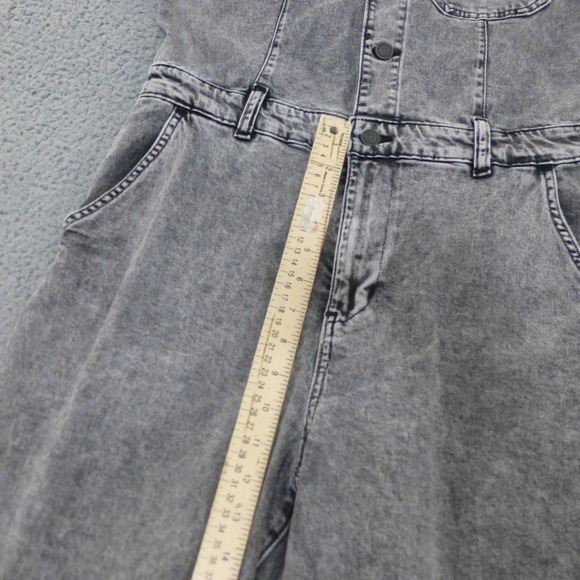 GAP Denim Jumpsuit Womens 8 Short Sleeve Button Front Acid Wash Gray One Piece - Picture 7 of 11